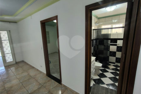 Casa ampla com 3 Quartos e 1 Suíte