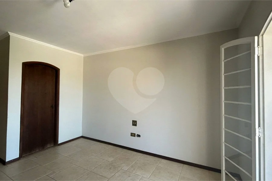 Venda Casa com 4 Dormitórios no Parque Santa Cecília