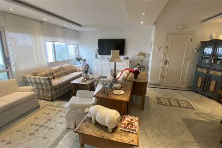 Apartamento à venda com 4 quartos, sendo 1 suíte, em Alto da Boa Vista, São Paulo, SP