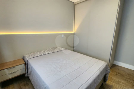 Casa à venda com 3 suítes no condomínio Via Castelli, Louveira - SP
