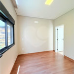 Casa térrea com 3 suítes no Condomínio Residencial Viena em Indaiatuba-SP - Acabamento de alto padrão - R$ 1.690.000,00 - AT 250 m² - AC 158 m² - 3 suítes,, sendo 1 suíte master com closet - Sala para dois ambientes (estar e jantar) - Cozinha planejada com ilha cooktop, forno elétrico e micro-ondas,