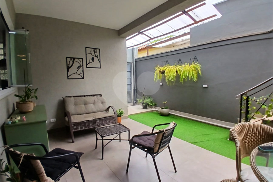 Oportunidade No Alto de Pinheiros Ótimo Sobrado com 352m² de A.C, frente para uma bela Praça.
