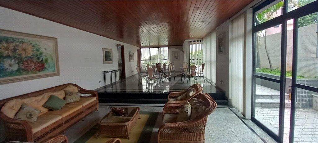 Apartamento à Venda em Mirandópolis com 4 Dormitórios, 2 Suítes e 4 Vagas