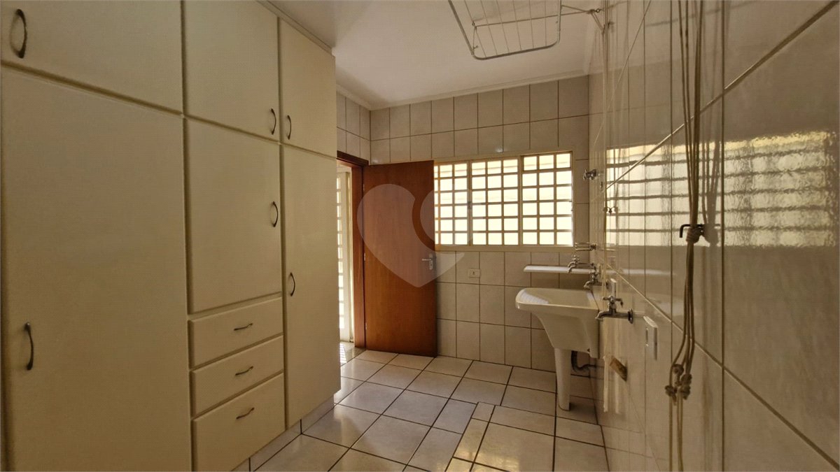 Casa sofisticada à venda em bairro nobre de Atibaia | 3 dormitórios | 408 m²