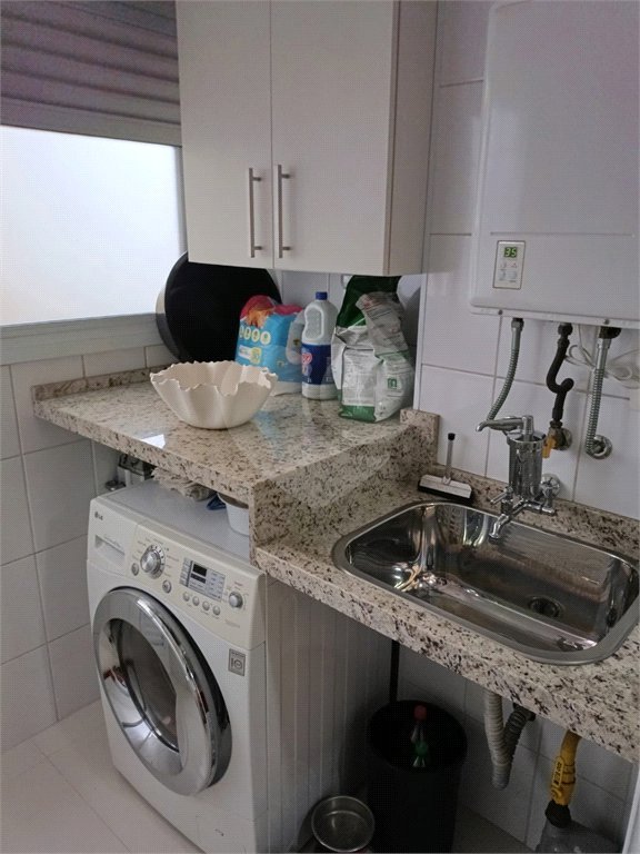 Apartamento na Região da Mooca. Excelente Localização com 3 Dormitórios sendo 1 Suíte e 2 Vagas de Garagem