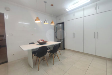 Excelente imóvel para locação comercial com 220m² e vaga no Anália Franco !!