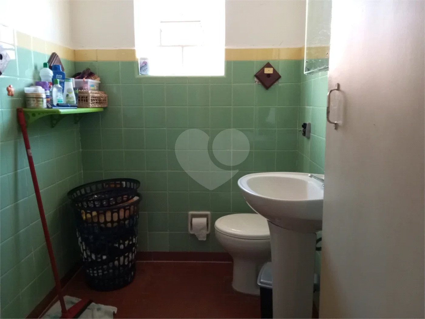 Terreno á venda com 2 casas na Vila Rosália, Guarulhos, SP.
