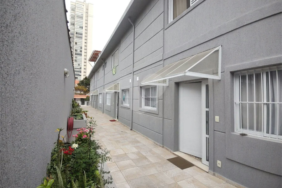 Casa à venda com 3 suítes no condomínio Morada das Hortênsias, São Paulo - SP