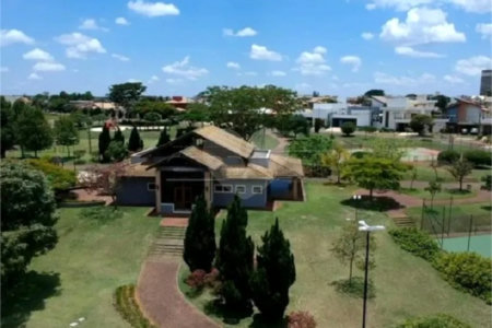 Casa à Venda no Condomínio Montreal - São Carlos/SP