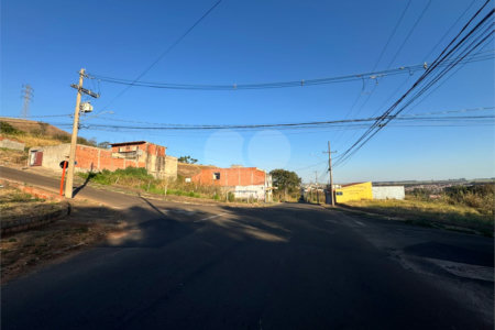 Terreno de 277m2 á venda em São Carlos.