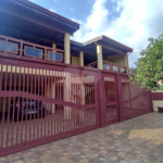 Sobrado espaçoso com 3 quartos,no Parque Fehr á Venda!