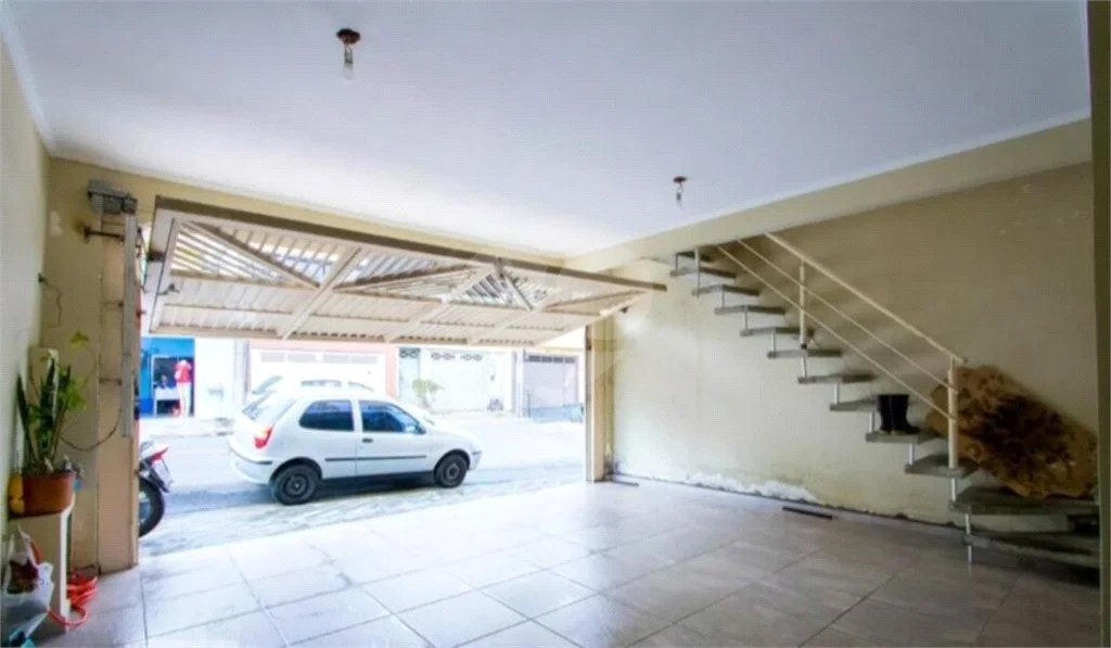 Casa com 172m² , 3 dormitórios , sendo 1 suíte , 2 vagas , à venda no Jardim Alvorada em Santo André.