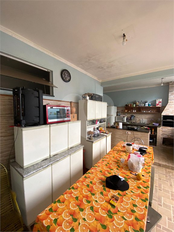 Casa Térrea com 2 dormitórios, sendo 1 suíte.