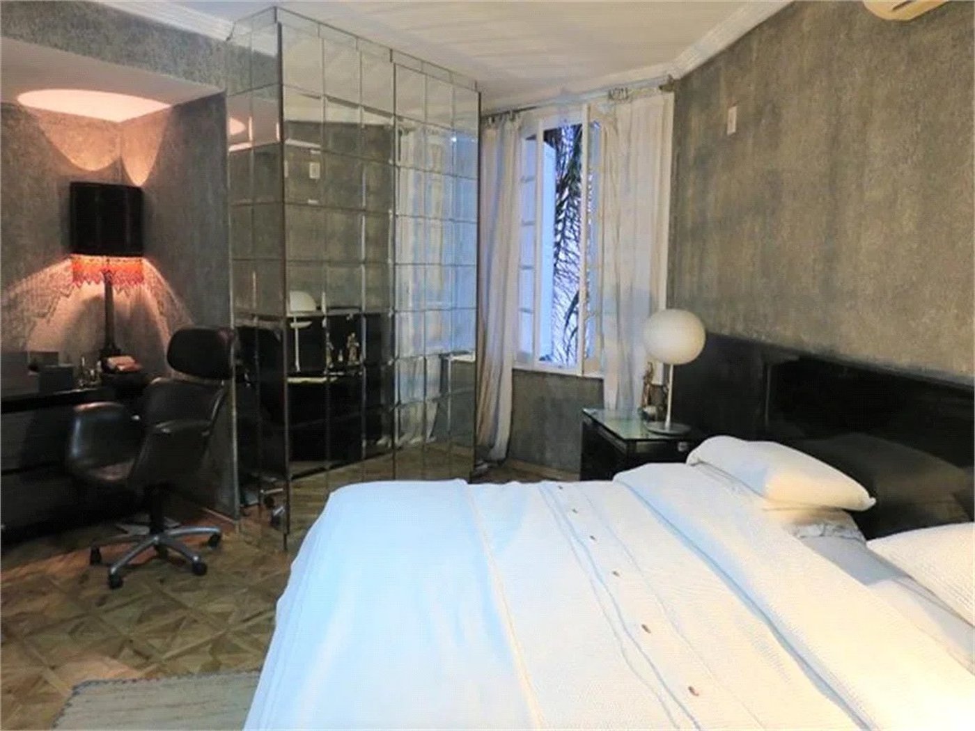 Casa à venda com 4 quartos, sendo 3 suítes,  em Morumbi, São Paulo, SP