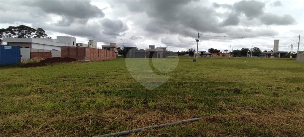 Terreno à Venda em São Carlos, no bairro Residencial Samambaia