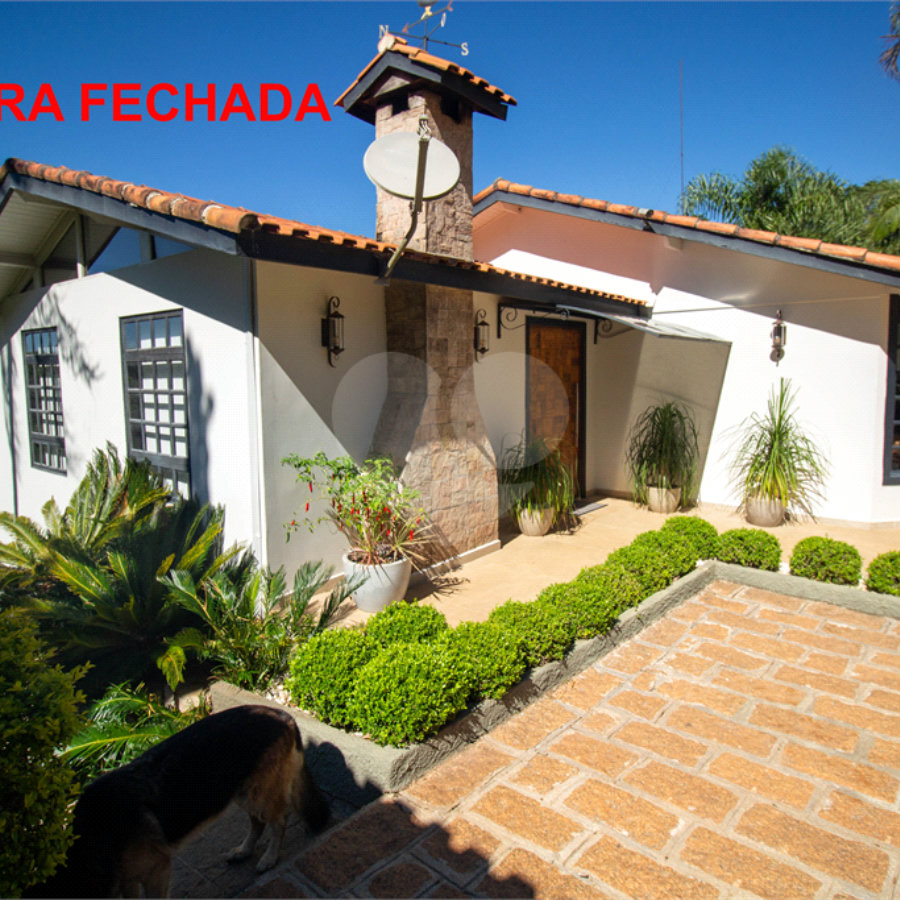 Casa de Alto Padrão na Estrada do Vinho em São Roque