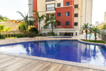 Apartamento à venda na Moóca, 68m², 2 dormitórios, 1 suíte, 1 vaga, ar condicionado, varanda, lazer completo