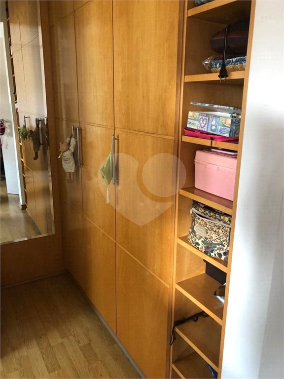 Apartamento à venda no Paraíso de 303m² com 4 suítes e 4 vagas.