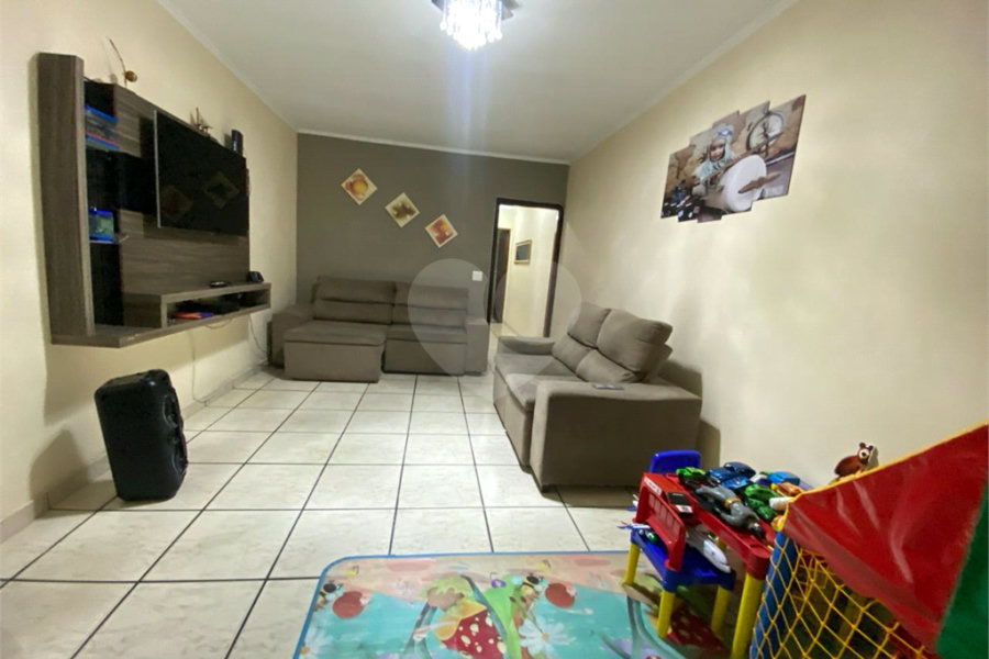 Casa à venda no bairro Vila Formosa.