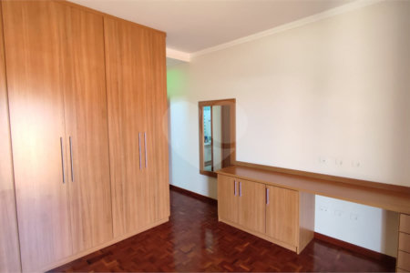 Casa à Venda de 5 dormitórios em São Carlos, no Residencial Eldorado