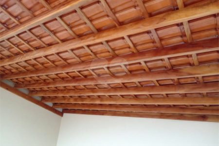 Casa á venda, com 02 Dormitórios, em Jardim Medeiros.