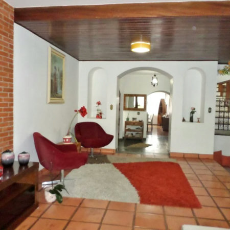 Casa à venda com 4 quartos, sendo 2 suítes, em Jardim Leonor, São Paulo, SP