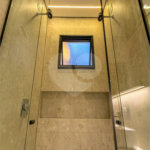 Indaiatuba - Condominio Sapezal - R$ 2.400.000,00 - Área Total 360,00 m² - Área Construída 213,32 m² - TÉRREA - 03 suítes sendo a master com closet; - Escritório; Lavabo; Cozinha com cooktop e planejados; Gourmet com churrasqueira; Ambientes preparados para ar condicionado; Piscina com cascata,