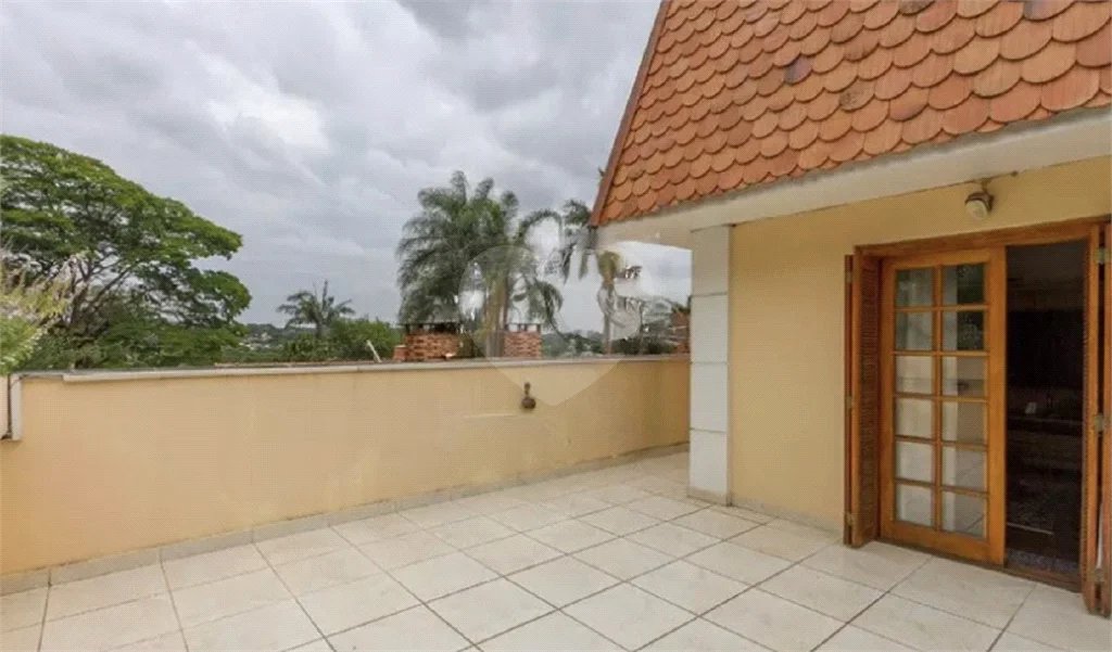 Sobrado à Venda e Locação no Campo Belo | 700 m² de Área Construída | 7 Dormitórios | 3 Suítes | 5 Vagas