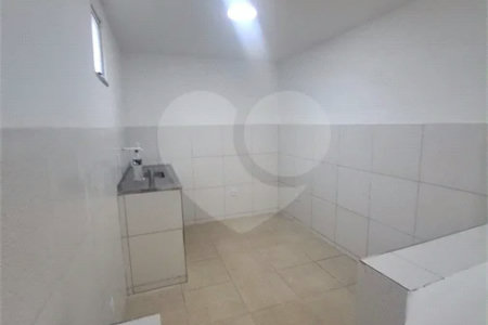 SOBRADO TIPO APARTAMENTO COM 1 QUARTO PARA LOCAÇÃO 153m² - SANTÍSSIMO