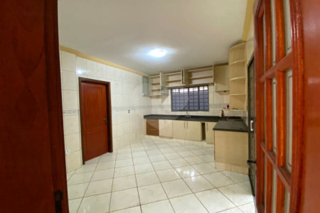 Casa no Jardim Hikare