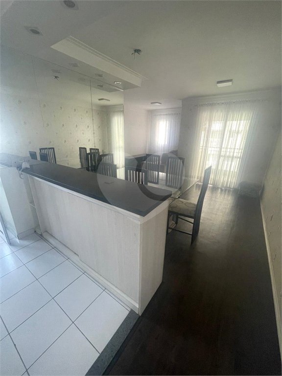 Apartamento com 03 dormitórios no Cambuci.