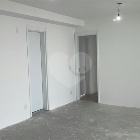 Apartamento á venda no 31o. andar com 126,53m2 COM VISTA PANORÂMICA PERMANENTE para a SERRA DA CANTAREIRA E PAULISTA, com 3 suítes e 2 vagas, Condomínio Clube,próximo do metro Brás. Estuda Proposta