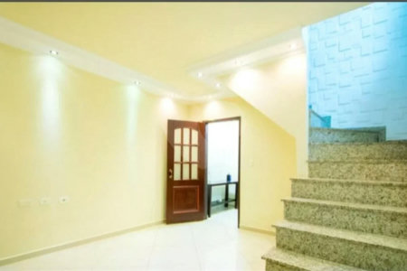 Casa com 172m² , 3 dormitórios , sendo 1 suíte , 2 vagas , à venda no Jardim Alvorada em Santo André.