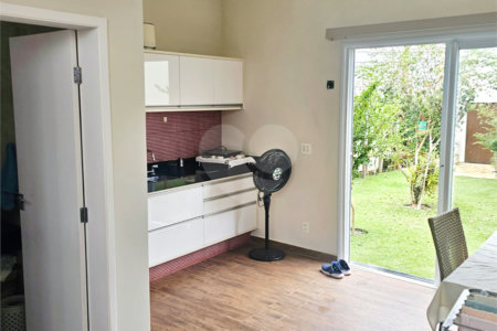 Casa á venda no condomínio Damha I