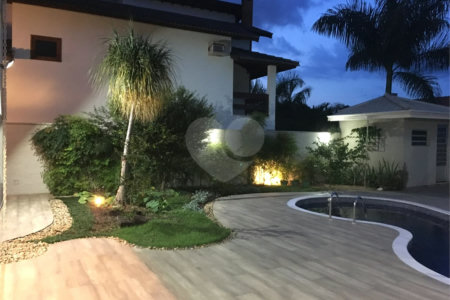 Sobrado à venda ou para alugar com 3 suítes em Villaggio Capríccio, Louveira, SP