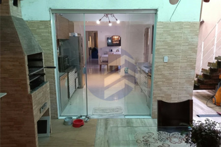 Casa à venda com 3 quartos, sendo 1 suíte, em Butantã, São Paulo - SP