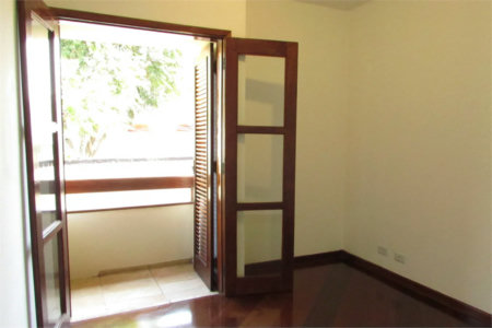 Casa para alugar com 4 quartos, sendo 2 suítes,  em Cidade São Francisco, São Paulo, SP