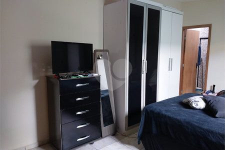 Casa térrea para venda no Planalto Paraíso