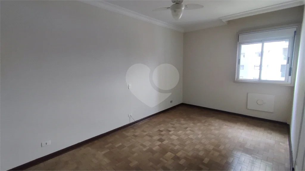 Apartamento Edifício Romano