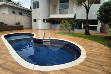 Sobrado à venda ou para alugar com 3 suítes em Villaggio Capríccio, Louveira, SP