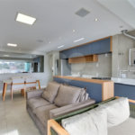 Apartamento com 68m² sala 02 ambientes, 02 dormitórios, sendo 01 suíte banheiro social e vaga no subsolo.! Venha conhecer!