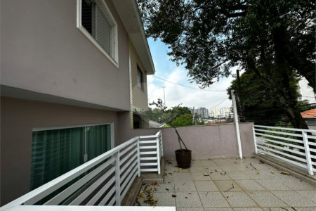 Sobrado Reformado à venda na Saúde c/160m2 - 3 Quartos/1 Suíte/2 Vagas de garagem