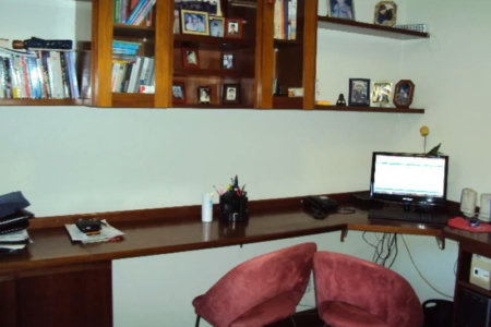 Sobrado à venda 400m² com 4 quartos, sendo 2 suítes, 6 vagas no Jardim Peri Peri próximo metrô Vila Sônia