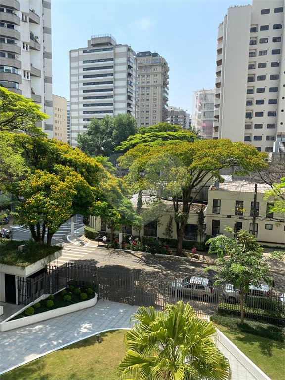 APARTAMENTO 182 M2 3 DORMITÓRIOS À VENDA VILA NOVA CONCEIÇÃO