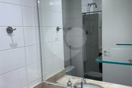 O Seu Apartamento Exclusivo: 74 m² Reformados ao Lado do Ibirapuera!