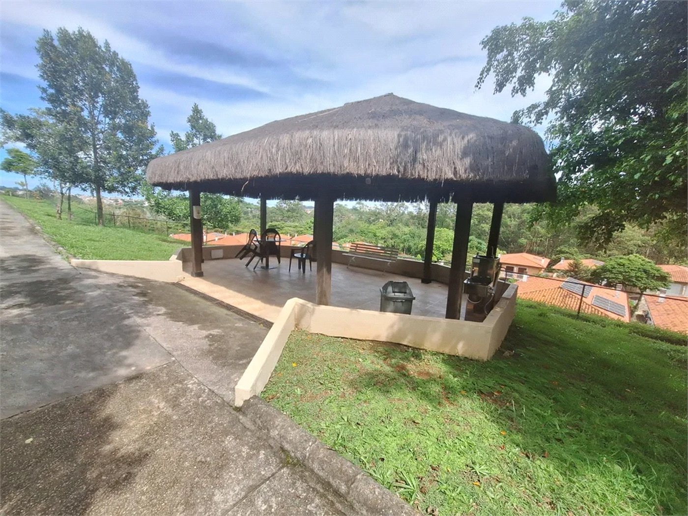 Casa à venda com 5 quartos, sendo 3 suítes, no condomínio Vila Panamericana, São Paulo - SP