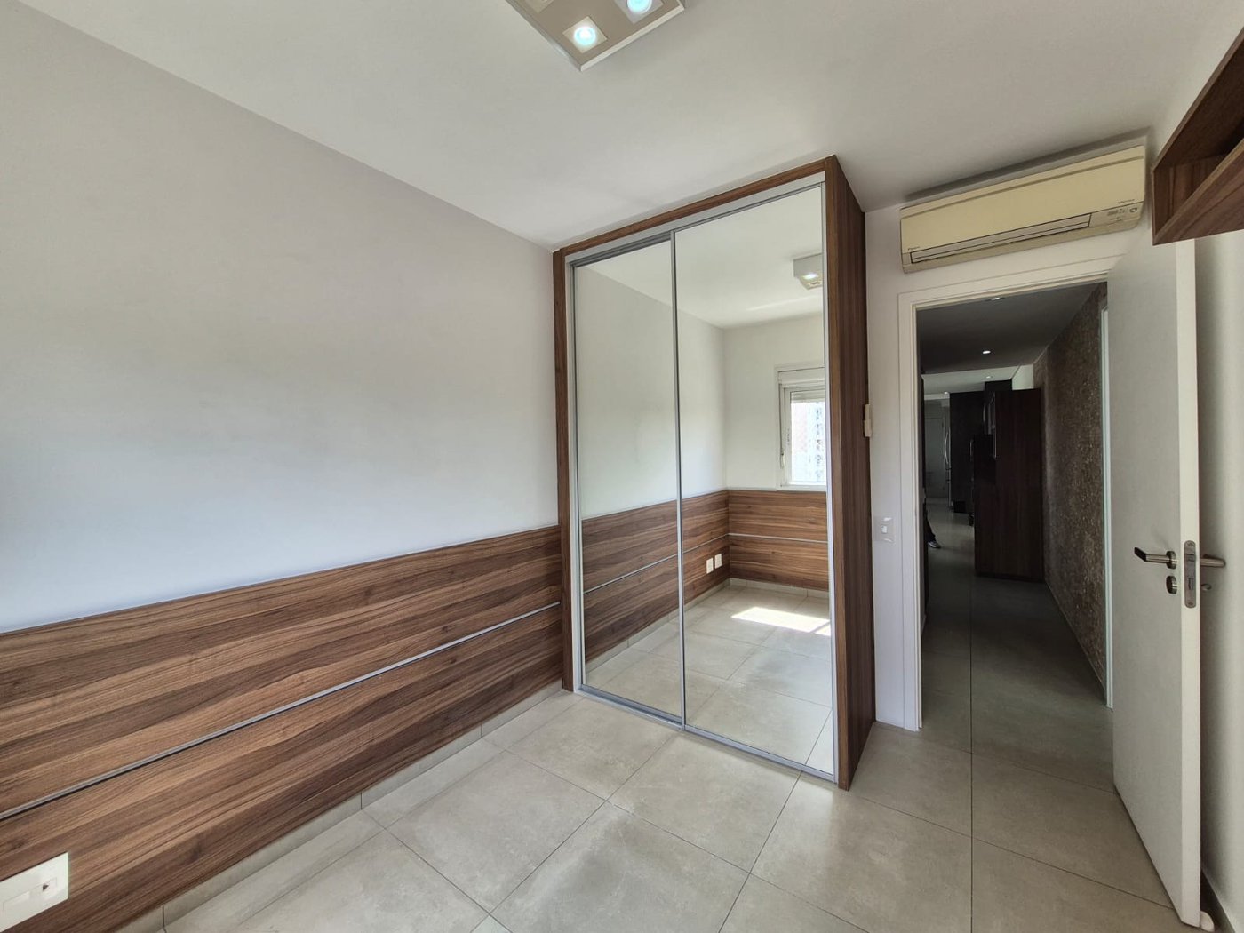 Apartamento à venda ou para alugar, 110m² com 2 quartos, sendo 1 suíte, escritório e  vagas Condomínio Paulistano, São Paulo - SP