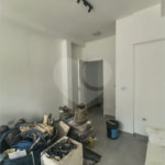 O imóvel possui 20 m² de área útil e 35 m² de área total, sendo uma ótima opção para instalação de escritório, consultório ou atividade comercial.