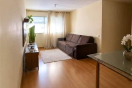 Apartamento com 3 dormitórios e 1 vaga fixa, em região tranquila perto da Av. Washingtonís e de diversos serviços. Ideal para quem quer morar bem e com comodidade.
