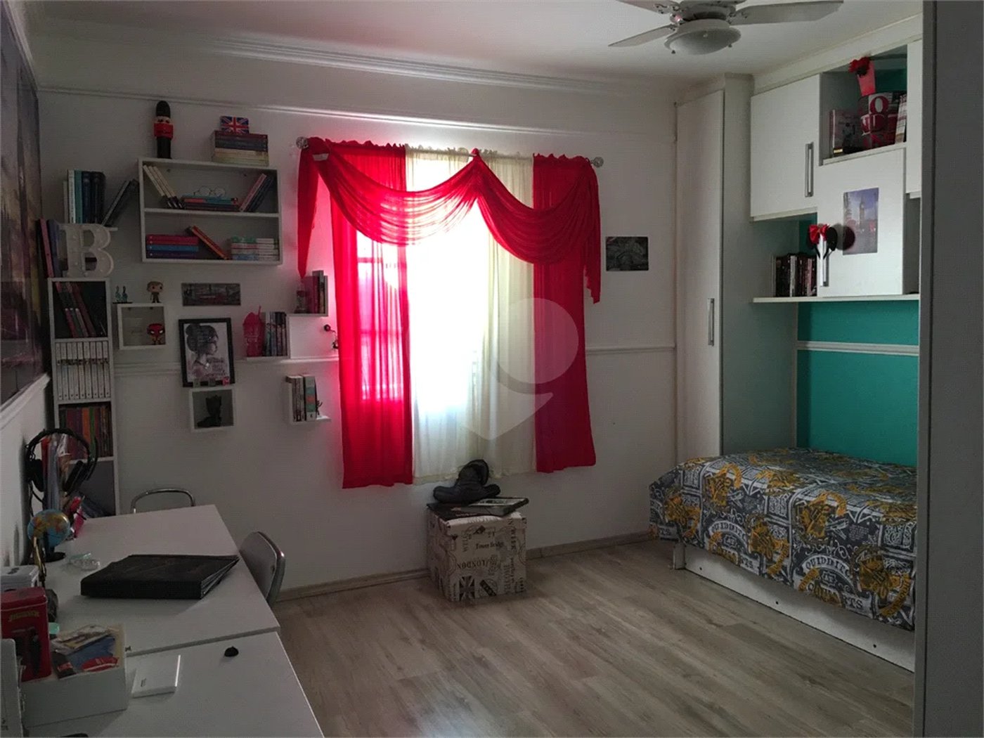 Casa 4 dormitórios, 3 vagas